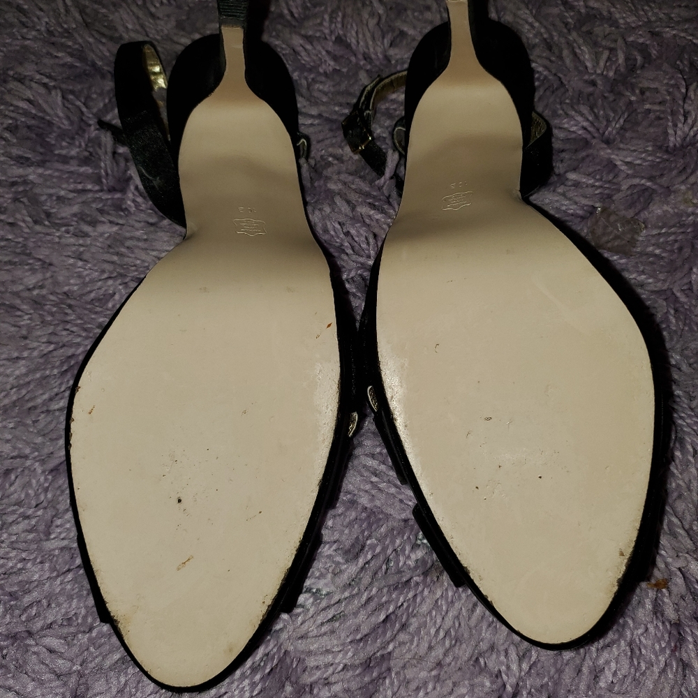 Black heels - Picture 2 of 3